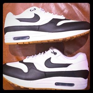 NIB Nike Air Max 1 sz 9 “black gum”